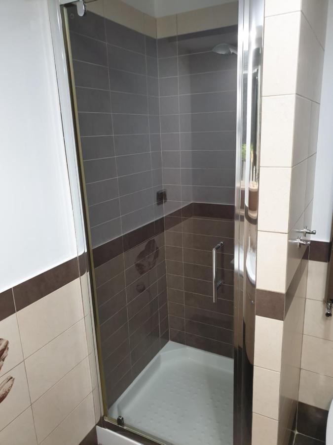 Modern Apartament Фегераш Екстер'єр фото